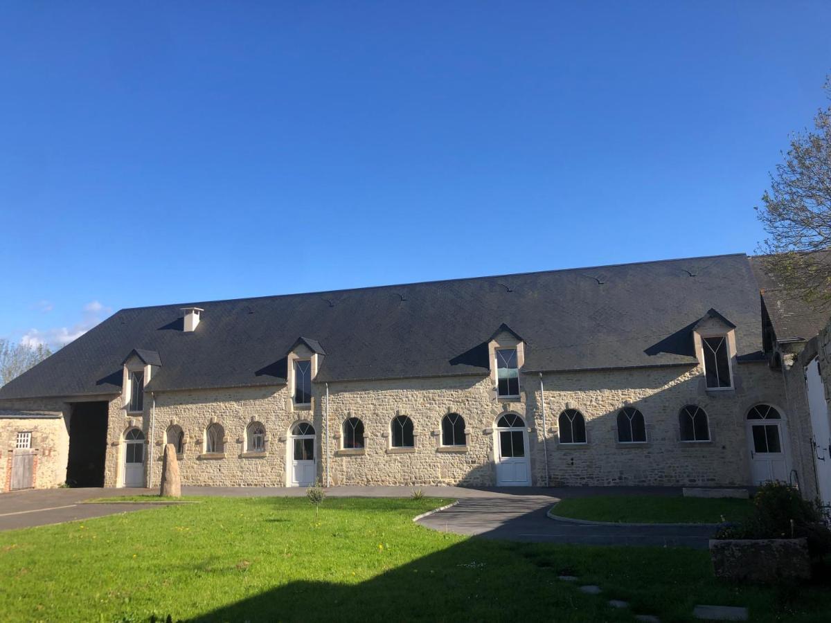 chambre d'hôtes Le Domaine de la Vallée Saint-Martin-de-Varreville Exterior foto
