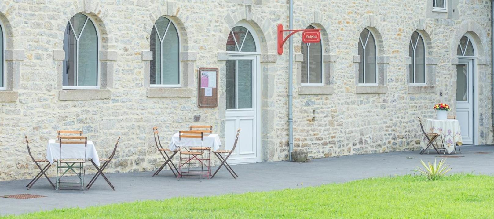 chambre d'hôtes Le Domaine de la Vallée Saint-Martin-de-Varreville Exterior foto